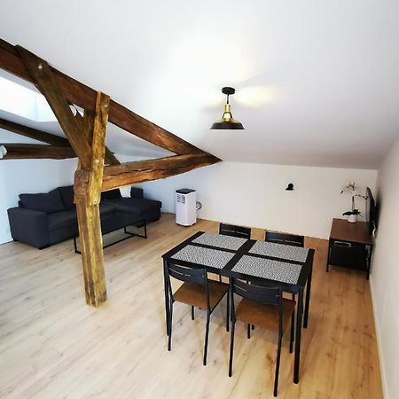 La Roche-Chalais Appartement Neuf Climatise Sous Les Toits מראה חיצוני תמונה
