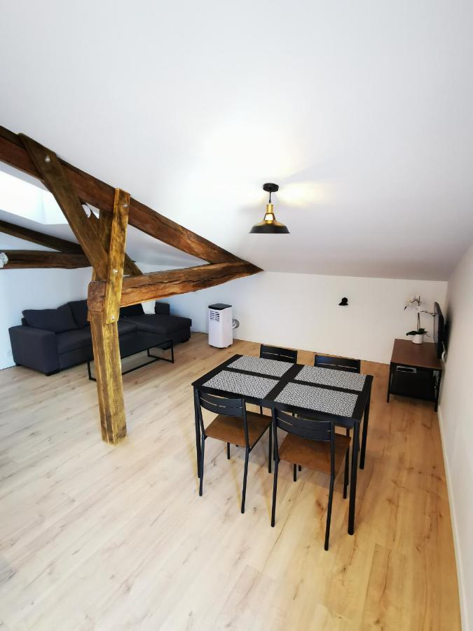 La Roche-Chalais Appartement Neuf Climatise Sous Les Toits מראה חיצוני תמונה