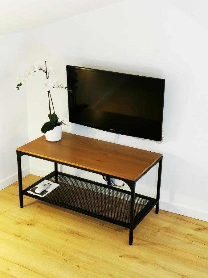 La Roche-Chalais Appartement Neuf Climatise Sous Les Toits מראה חיצוני תמונה