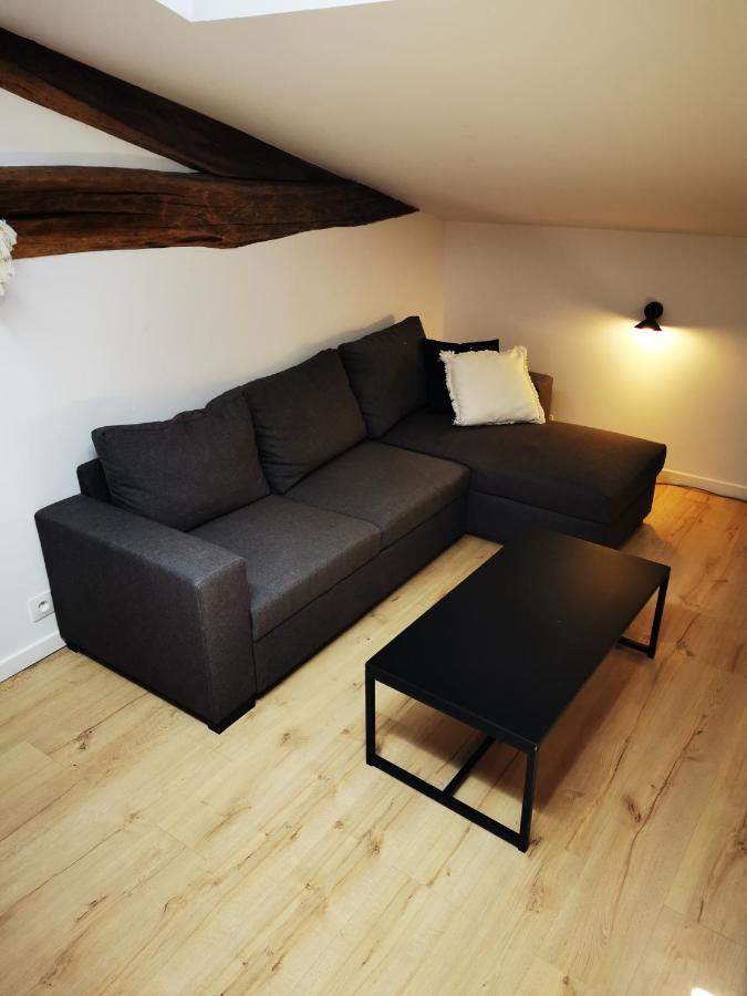 La Roche-Chalais Appartement Neuf Climatise Sous Les Toits מראה חיצוני תמונה